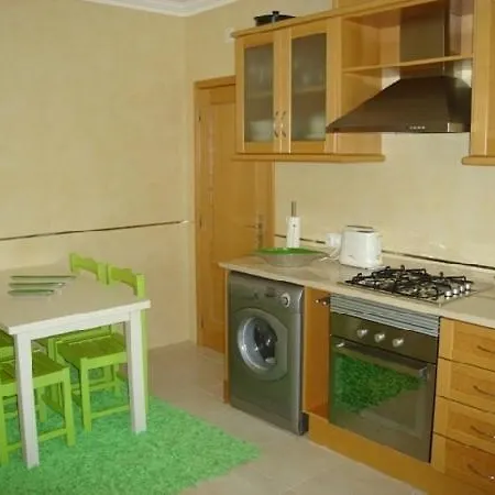Вилла Sleeps 6 Pool Wifi *